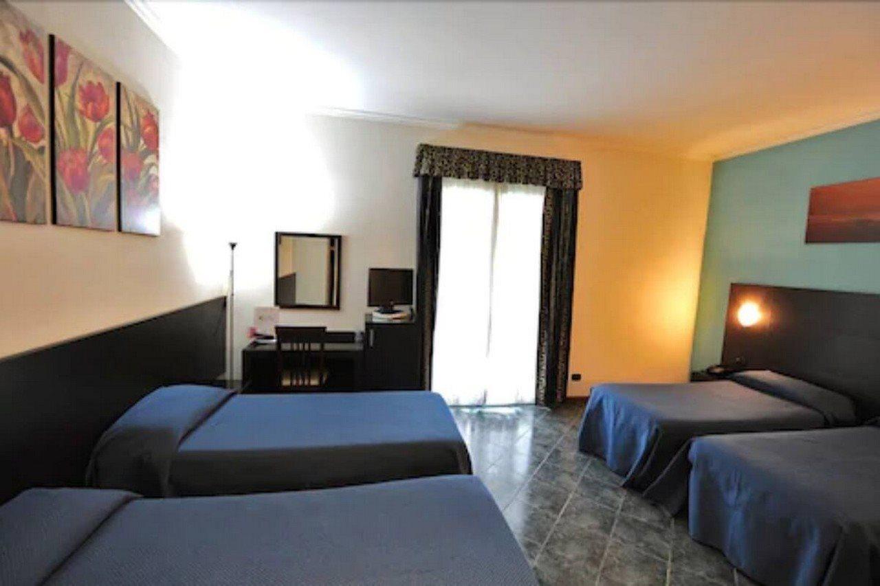 Hotel Palacavicchi Ciampino Exterior foto