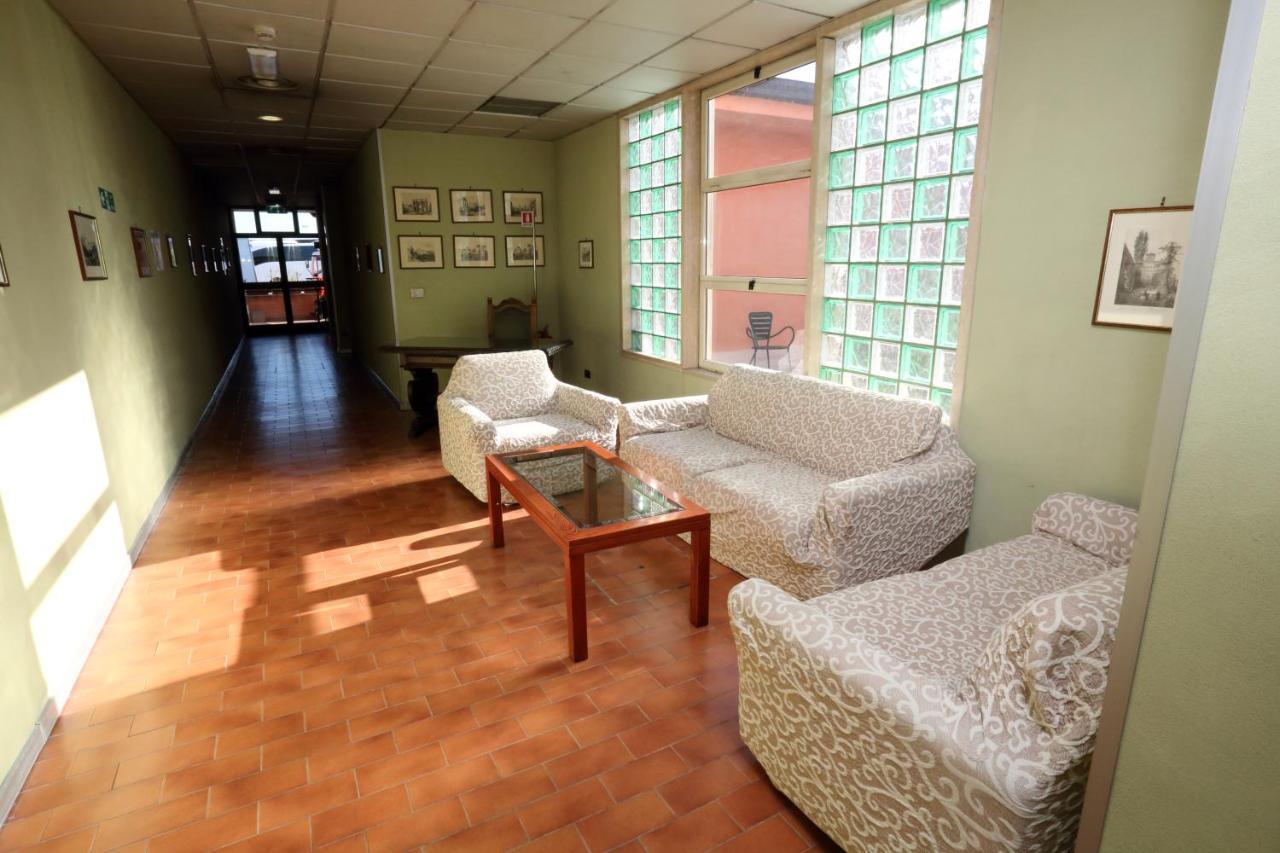Hotel Palacavicchi Ciampino Exterior foto