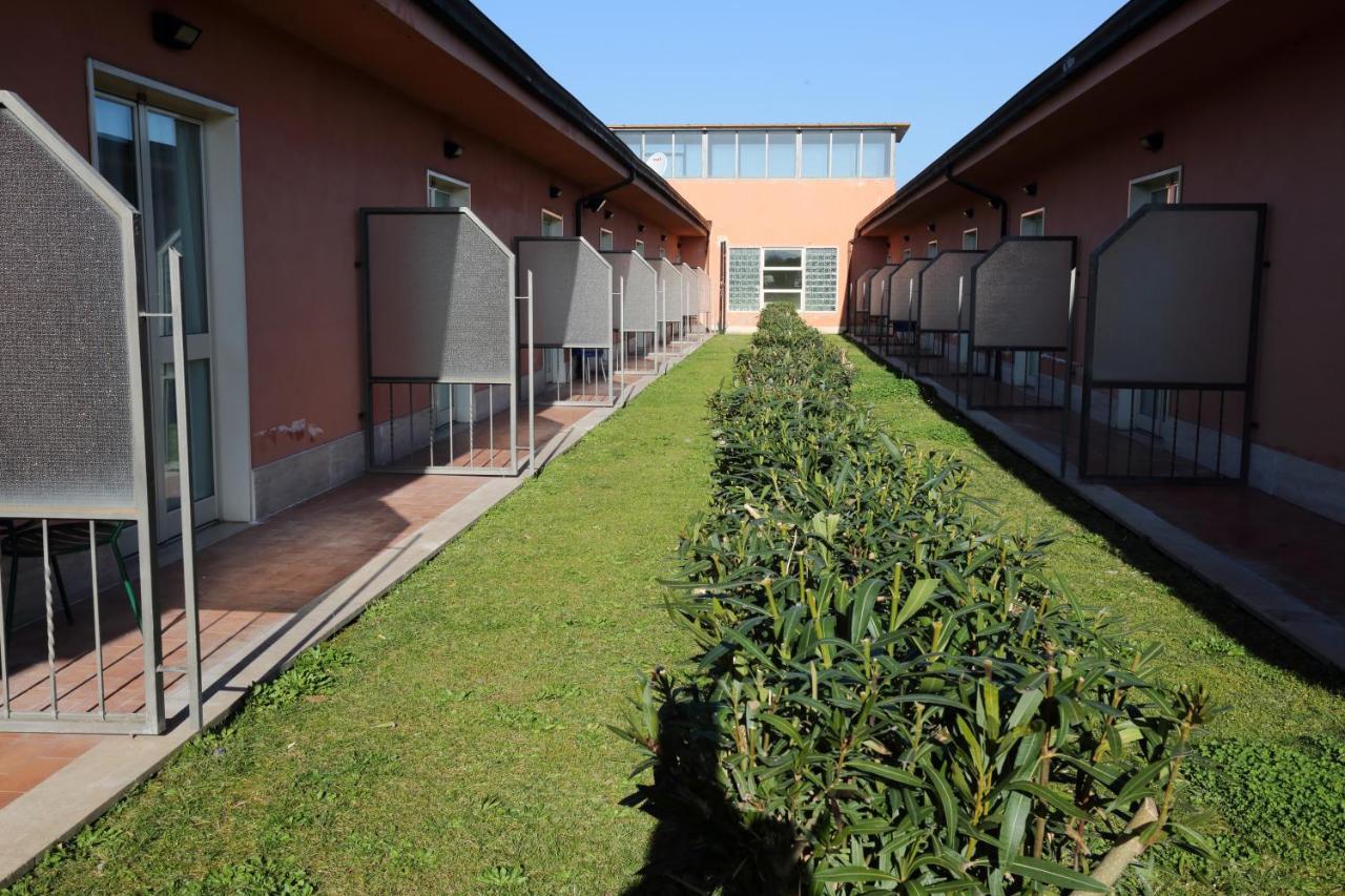 Hotel Palacavicchi Ciampino Exterior foto