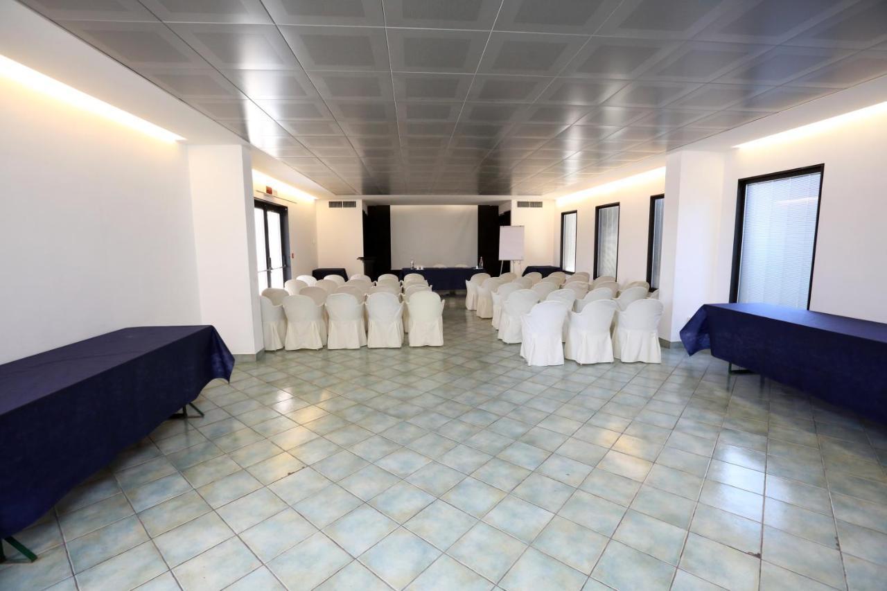 Hotel Palacavicchi Ciampino Exterior foto