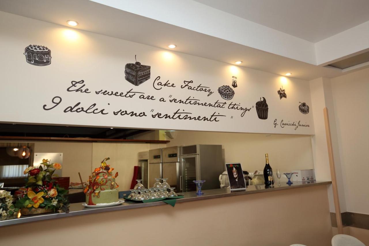 Hotel Palacavicchi Ciampino Exterior foto